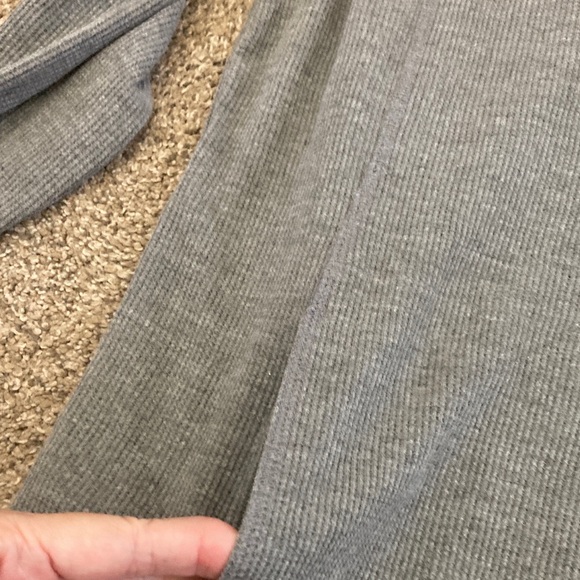 Women’s St. John's Bay Gray top - Picture 3 of 3